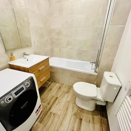 Spacieux & Familial, Climatisation, Hypercentre De Tours, Le Belvedere דירה